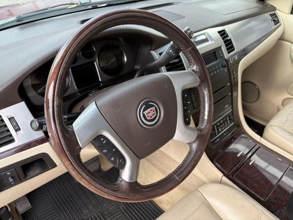 Cadillac Escalade III с пробегом 2006 года, цена 1 429 000 рублей, 160000 км, внедорожник, Автокод Объявления