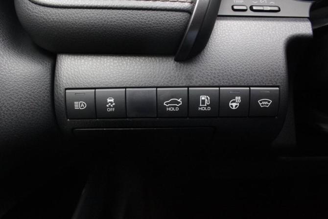 Toyota Camry VIII (XV70) с пробегом 2020 года, цена 2 980 000 рублей, 130628 км, седан, Автокод Объявления