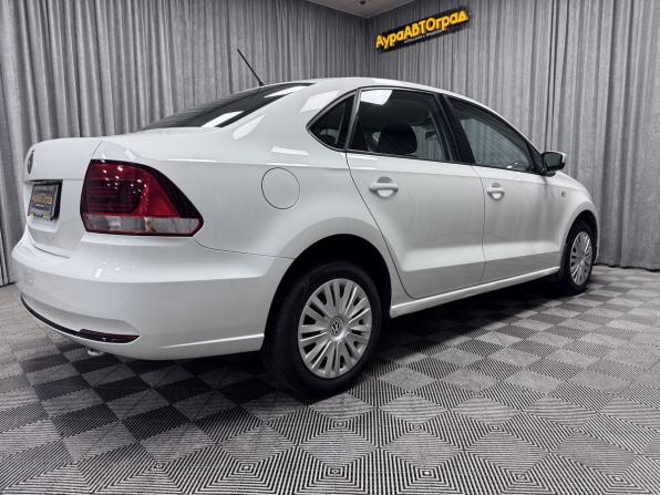 Volkswagen Polo V Рестайлинг с пробегом 2016 года, цена 1 049 000 рублей, 92211 км, седан, Автокод Объявления