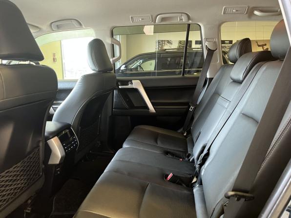 Toyota Land Cruiser Prado 150 Series Рестайлинг 2 с пробегом 2019 года, цена 5 450 000 рублей, 181000 км, внедорожник, Автокод Объявления