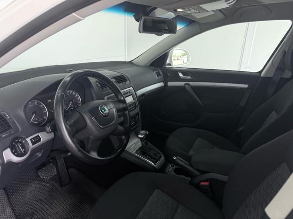 Skoda Octavia II (A5) Рестайлинг с пробегом 2012 года, цена 1 099 000 рублей, 125500 км, лифтбек, Автокод Объявления