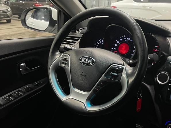 Kia Rio III Рестайлинг с пробегом 2016 года, цена 910 000 рублей, 175535 км, седан, Автокод Объявления