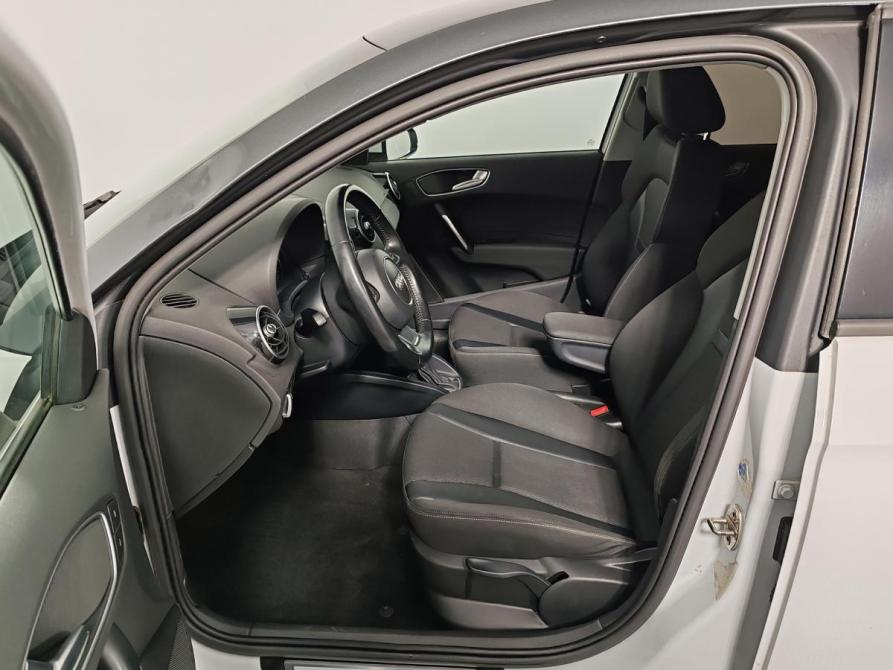Audi A1 I (8X) Москва  - изображение 16