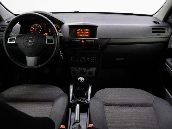 Opel Astra H Рестайлинг с пробегом 2011 года, цена 550 000 рублей, 209105 км, седан, Автокод Объявления