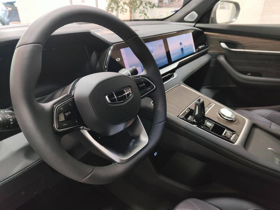 Geely Monjaro I Москва  - изображение 13