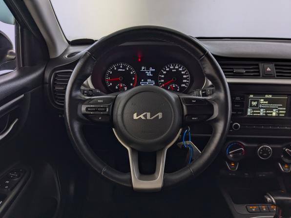 Kia Rio IV Рестайлинг с пробегом 2021 года, цена 1 750 000 рублей, 93397 км, хэтчбек, Автокод Объявления