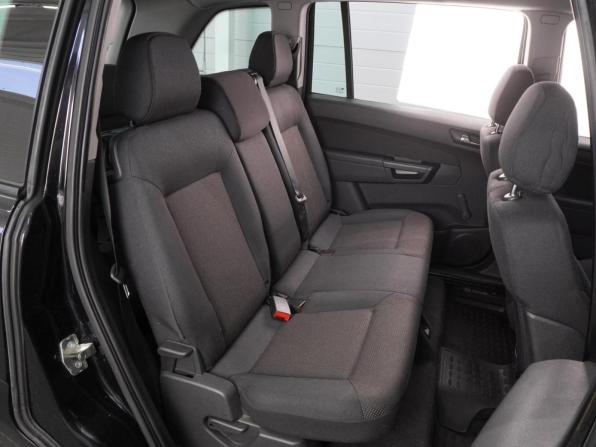 Opel Zafira B Рестайлинг с пробегом 2011 года, цена 1 220 000 рублей, 28106 км, компактвэн, Автокод Объявления