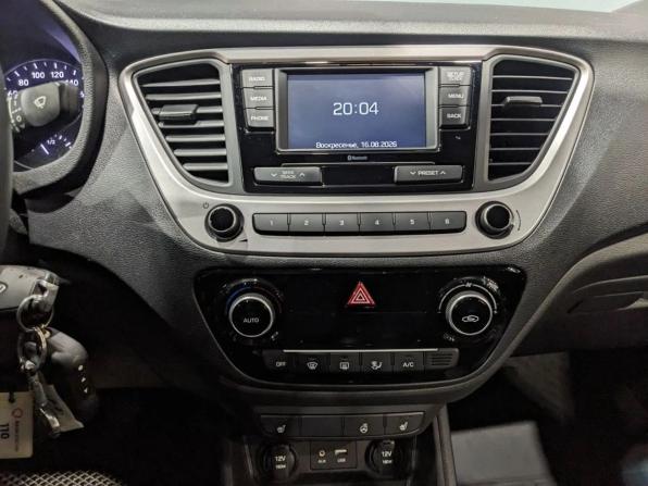 Hyundai Solaris II с пробегом 2018 года, цена 1 175 000 рублей, 121000 км, седан, Автокод Объявления