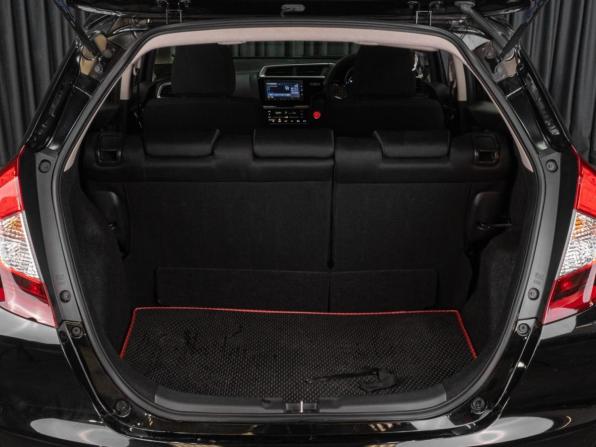 Honda Fit III Рестайлинг с пробегом 2019 года, цена 1 329 000 рублей, 59733 км, хэтчбек, Автокод Объявления