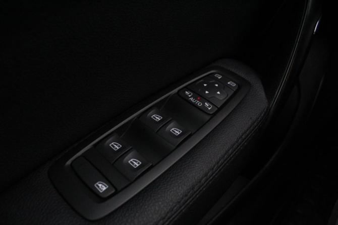 Renault Megane IV с пробегом 2019 года, цена 1 395 000 рублей, 184489 км, универсал, Автокод Объявления