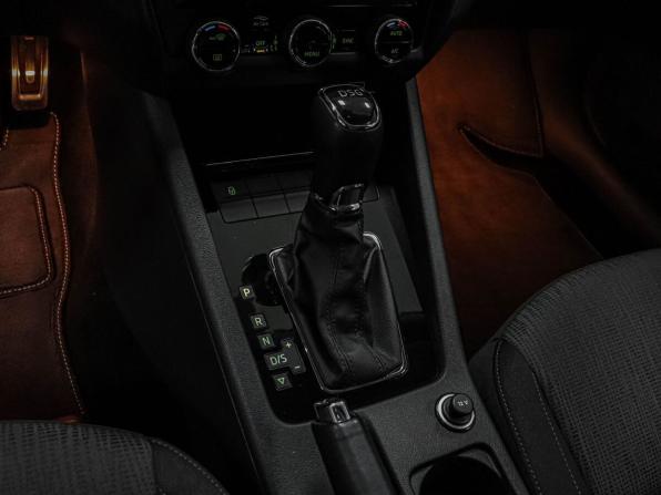 Skoda Octavia III (A7) Рестайлинг с пробегом 2018 года, цена 2 389 000 рублей, 73947 км, лифтбек, Автокод Объявления