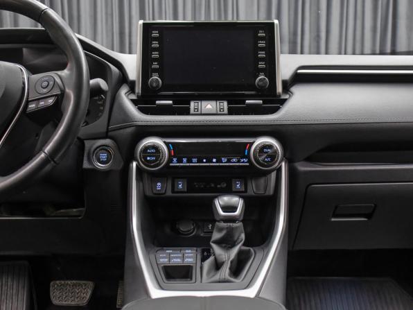 Toyota RAV4 V (XA50) с пробегом 2021 года, цена 3 549 000 рублей, 30661 км, внедорожник, Автокод Объявления