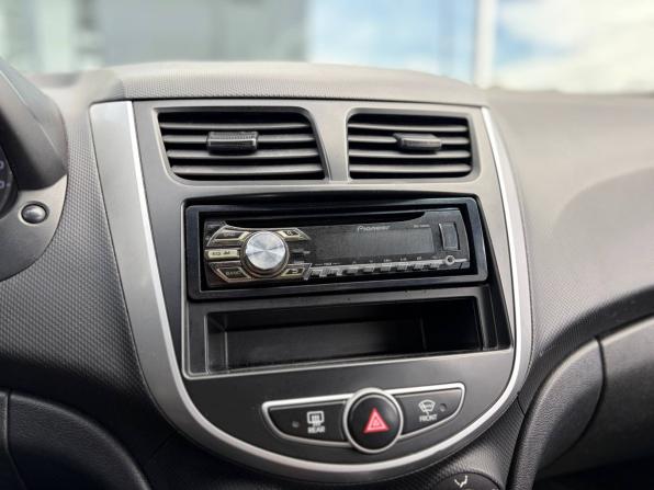 Hyundai Solaris I с пробегом 2013 года, цена 495 000 рублей, 172000 км, седан, Автокод Объявления