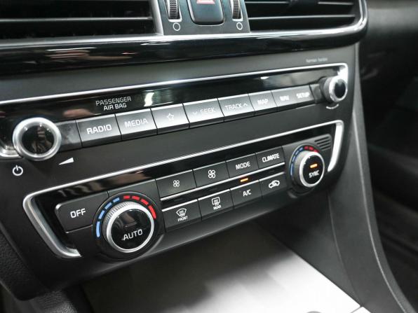 Kia Optima IV Рестайлинг с пробегом 2018 года, цена 2 099 900 рублей, 82231 км, седан, Автокод Объявления