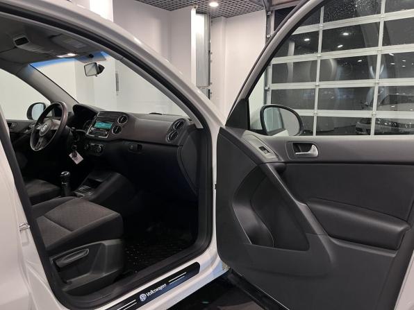 Volkswagen Tiguan I Рестайлинг с пробегом 2012 года, цена 1 360 000 рублей, 79058 км, внедорожник, Автокод Объявления