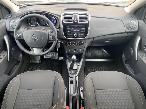 Renault Sandero II с пробегом 2018 года, цена 990 000 рублей, 71563 км, хэтчбек, Автокод Объявления