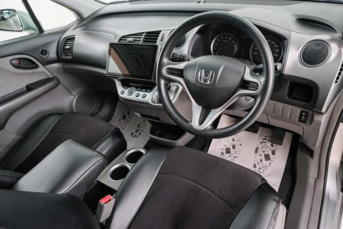 Honda Stream II Рестайлинг с пробегом 2010 года, цена 999 000 рублей, 225106 км, компактвэн, Автокод Объявления