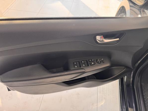 Hyundai Solaris II Рестайлинг с пробегом 2021 года, цена 1 580 000 рублей, 75737 км, седан, Автокод Объявления