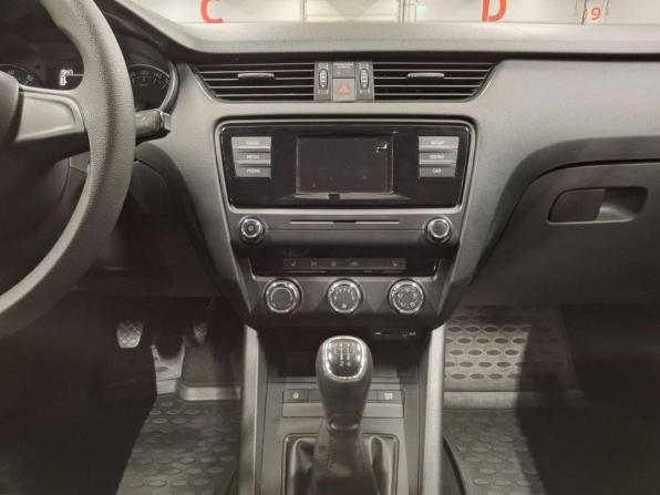 Skoda Octavia III (A7) с пробегом 2017 года, цена 1 400 000 рублей, 142061 км, лифтбек, Автокод Объявления
