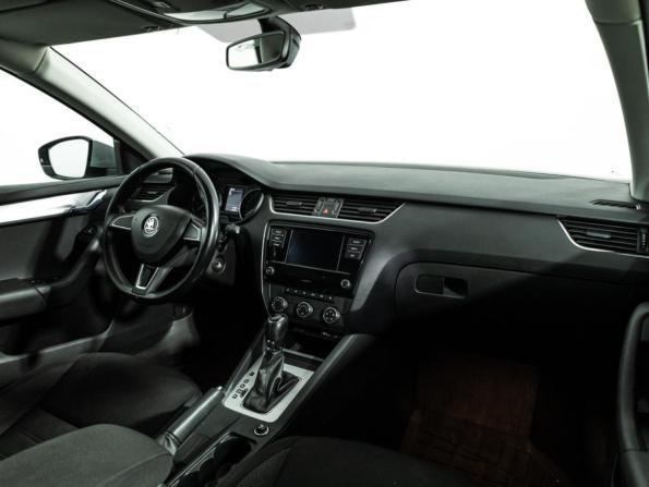 Skoda Octavia III (A7) Рестайлинг с пробегом 2017 года, цена 1 549 700 рублей, 133945 км, лифтбек, Автокод Объявления