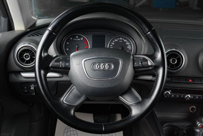 Audi A3 III (8V) с пробегом 2013 года, цена 1 049 000 рублей, 288040 км, хэтчбек, Автокод Объявления