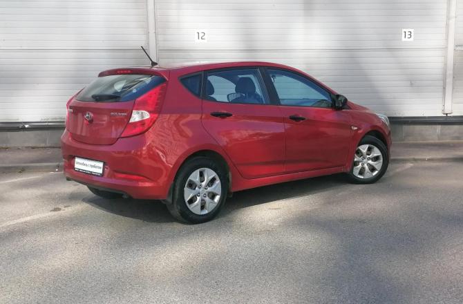 Hyundai Solaris I Рестайлинг с пробегом 2015 года, цена 729 000 рублей, 106884 км, хэтчбек, Автокод Объявления