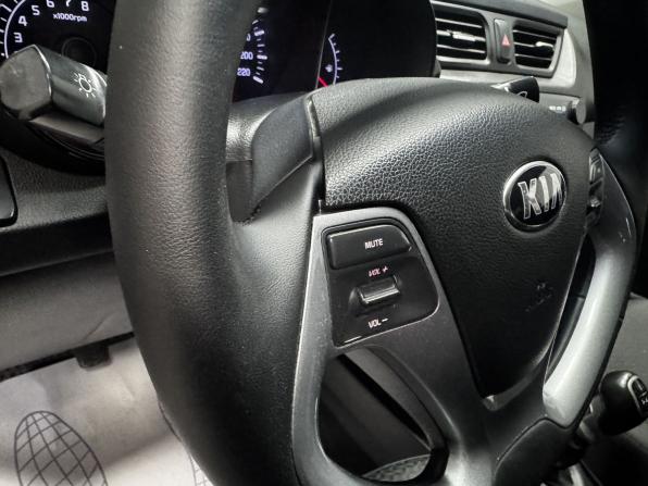 Kia Rio III Рестайлинг с пробегом 2015 года, цена 888 000 рублей, 194916 км, седан, Автокод Объявления