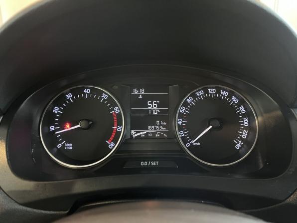Skoda Rapid I с пробегом 2017 года, цена 950 000 рублей, 169752 км, лифтбек, Автокод Объявления