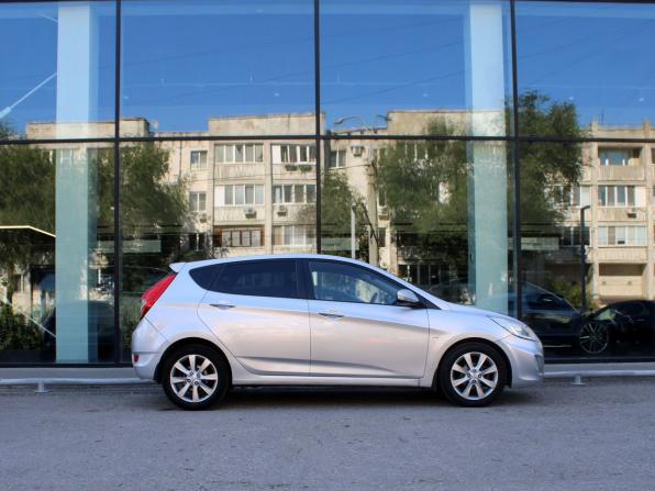Hyundai Solaris I с пробегом 2014 года, цена 960 000 рублей, 212000 км, хэтчбек, Автокод Объявления
