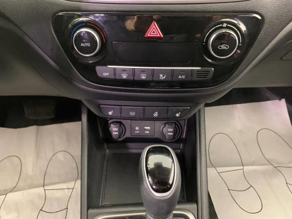 Hyundai Solaris II с пробегом 2017 года, цена 1 128 600 рублей, 171166 км, седан, Автокод Объявления