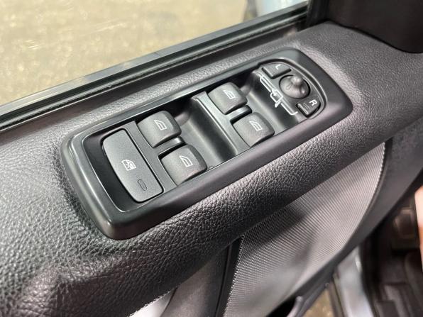 Land Rover Discovery IV с пробегом 2012 года, цена 1 375 000 рублей, 240000 км, внедорожник, Автокод Объявления