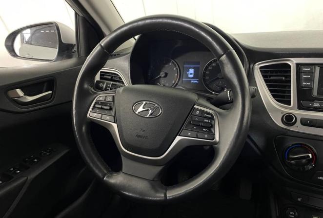 Hyundai Solaris II с пробегом 2019 года, цена 1 340 000 рублей, 128350 км, седан, Автокод Объявления