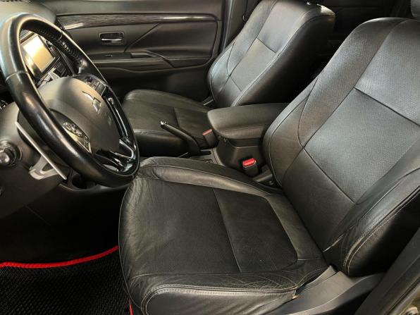 Mitsubishi Outlander III Рестайлинг 2 с пробегом 2015 года, цена 1 721 000 рублей, 219060 км, внедорожник, Автокод Объявления
