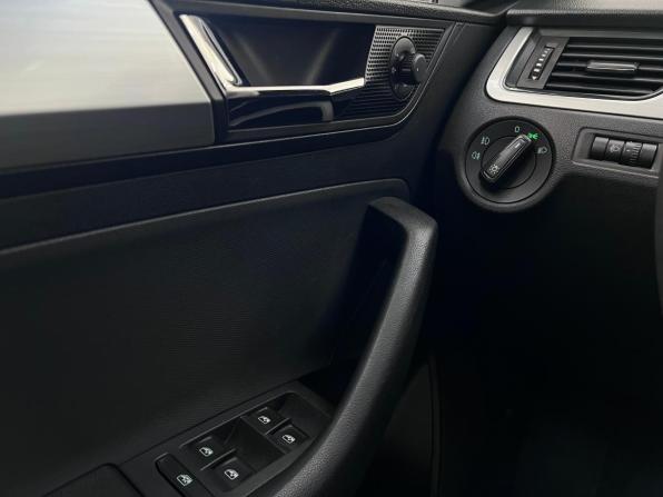 Skoda Rapid I Рестайлинг с пробегом 2019 года, цена 1 450 000 рублей, 79101 км, лифтбек, Автокод Объявления