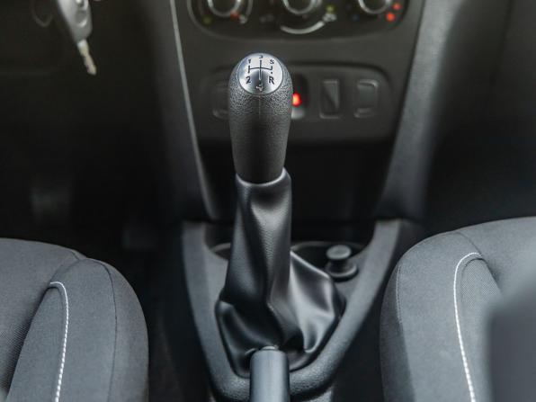 Renault Sandero II с пробегом 2015 года, цена 1 018 000 рублей, 75533 км, хэтчбек, Автокод Объявления