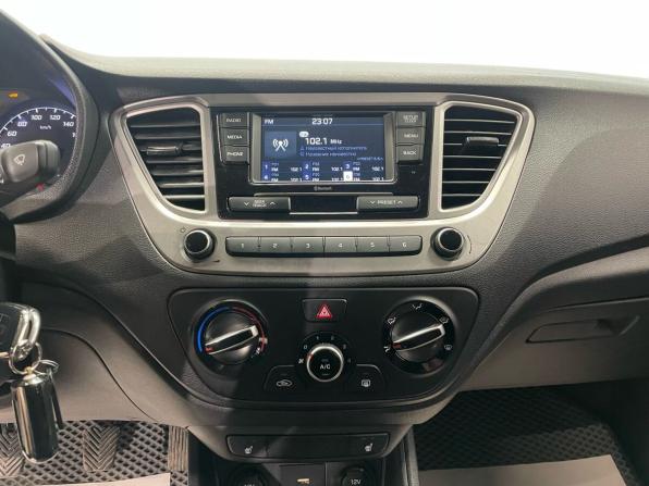 Hyundai Solaris II с пробегом 2020 года, цена 1 229 000 рублей, 133000 км, седан, Автокод Объявления