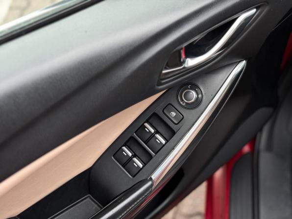 Mazda 6 III (GJ) Рестайлинг с пробегом 2016 года, цена 1 840 000 рублей, 81428 км, седан, Автокод Объявления