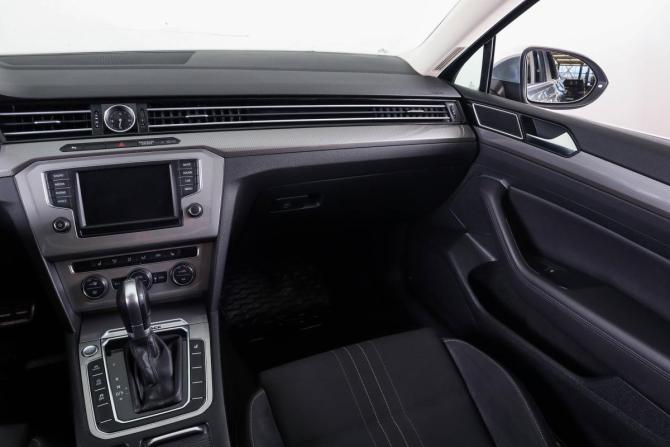 Volkswagen Passat B8 с пробегом 2016 года, цена 2 299 000 рублей, 142300 км, универсал, Автокод Объявления