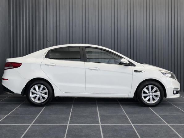 Kia Rio III Рестайлинг с пробегом 2016 года, цена 977 000 рублей, 175950 км, седан, Автокод Объявления