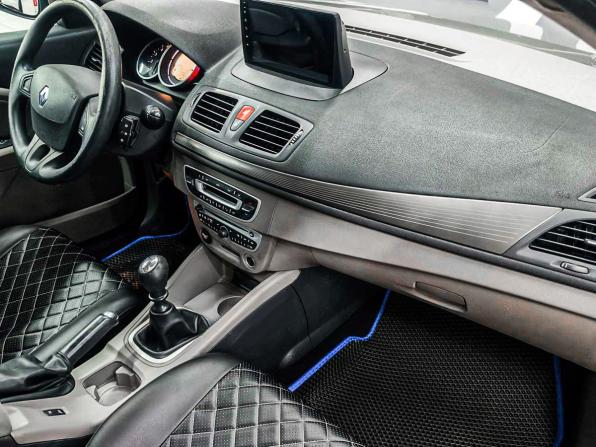Renault Megane III с пробегом 2009 года, цена 569 900 рублей, 203000 км, хэтчбек, Автокод Объявления