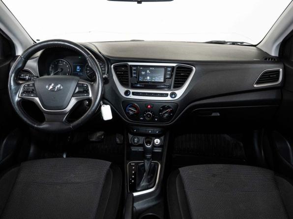 Hyundai Solaris II с пробегом 2018 года, цена 1 220 000 рублей, 131200 км, седан, Автокод Объявления