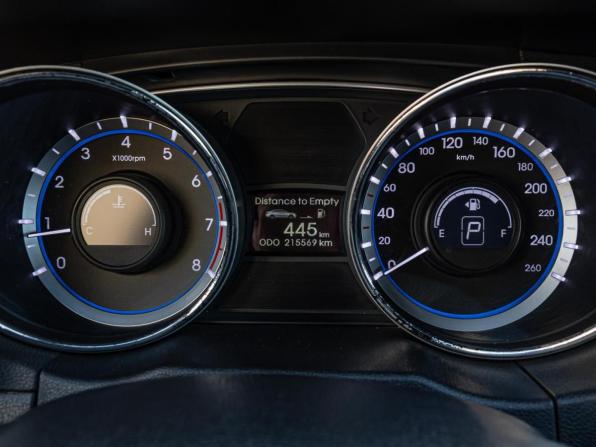 Hyundai Sonata VI (YF) с пробегом 2011 года, цена 1 280 000 рублей, 215569 км, седан, Автокод Объявления