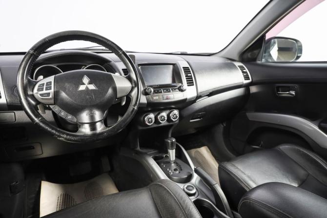 Mitsubishi Outlander II Рестайлинг с пробегом 2010 года, цена 1 399 000 рублей, 247000 км, внедорожник, Автокод Объявления