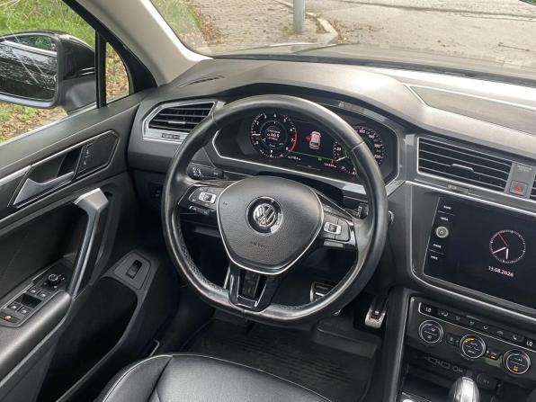 Volkswagen Tiguan II с пробегом 2018 года, цена 2 600 000 рублей, 124340 км, внедорожник, Автокод Объявления