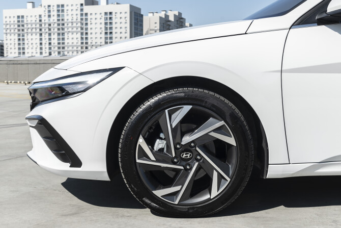 Hyundai Elantra VII (CN7) с пробегом 2024 года, цена 2 430 000 рублей, 960 км, седан, Автокод Объявления