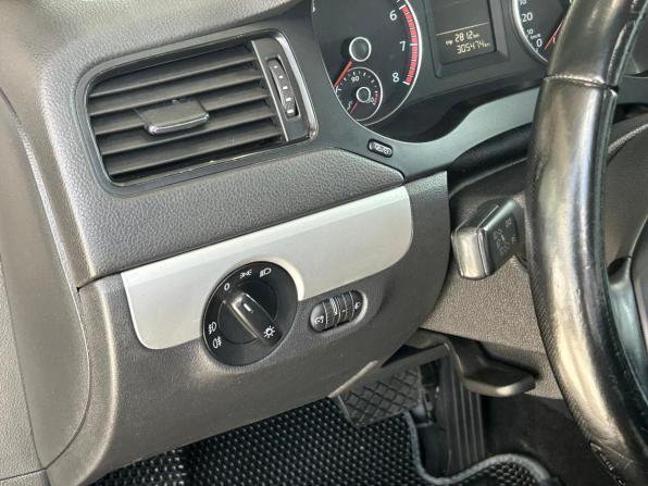 Volkswagen Jetta VI с пробегом 2012 года, цена 795 000 рублей, 305474 км, седан, Автокод Объявления