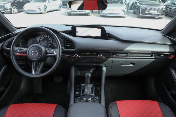 Mazda 3 IV (BP) с пробегом 2019 года, цена 2 230 000 рублей, 47617 км, хэтчбек, Автокод Объявления