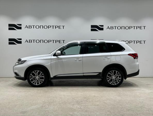 Mitsubishi Outlander III Рестайлинг 3 с пробегом 2018 года, цена 1 399 000 рублей, 218369 км, внедорожник, Автокод Объявления