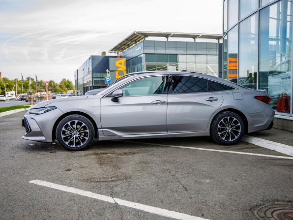Toyota Avalon V с пробегом 2022 года, цена 3 198 000 рублей, 51016 км, седан, Автокод Объявления