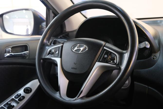 Hyundai Solaris I с пробегом 2012 года, цена 579 000 рублей, 176475 км, хэтчбек, Автокод Объявления